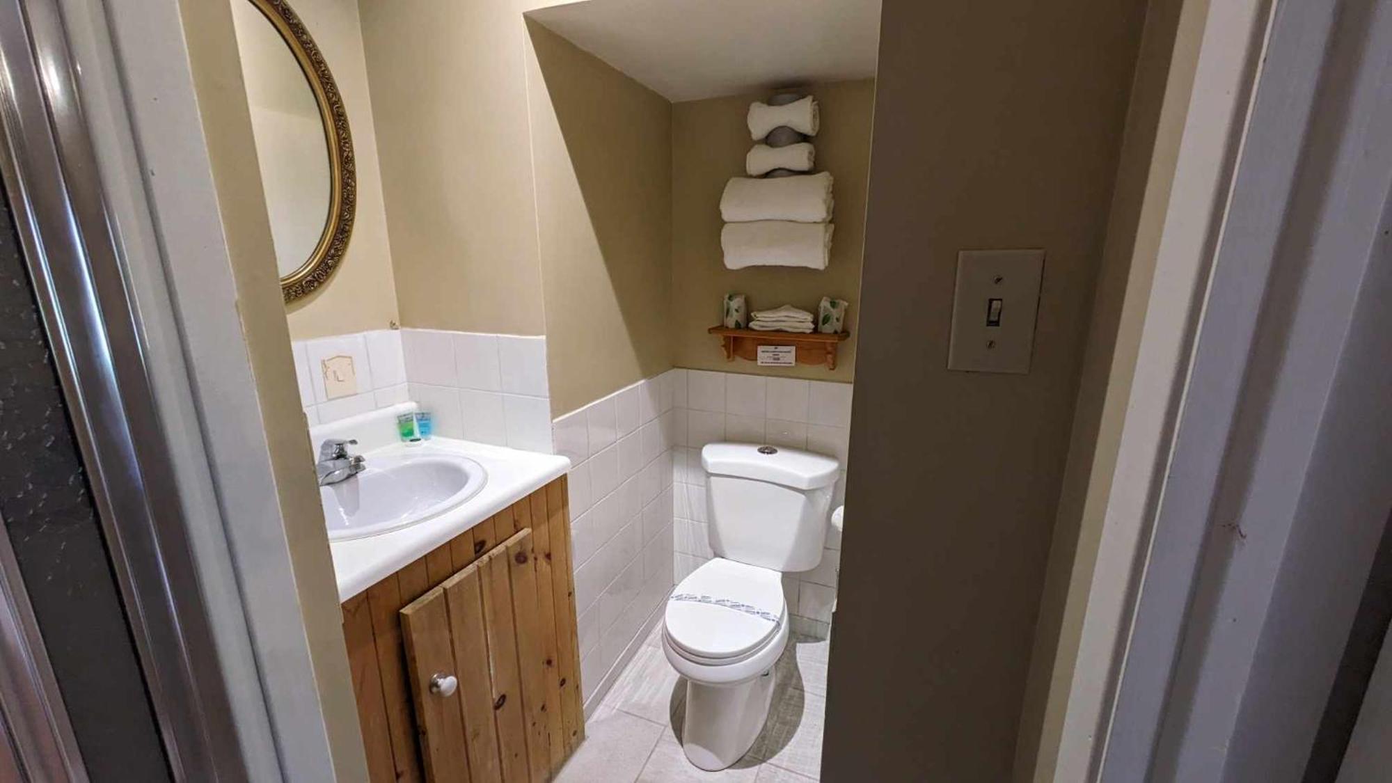 Hotel La Maison Rousseau Montmagny Habitación foto