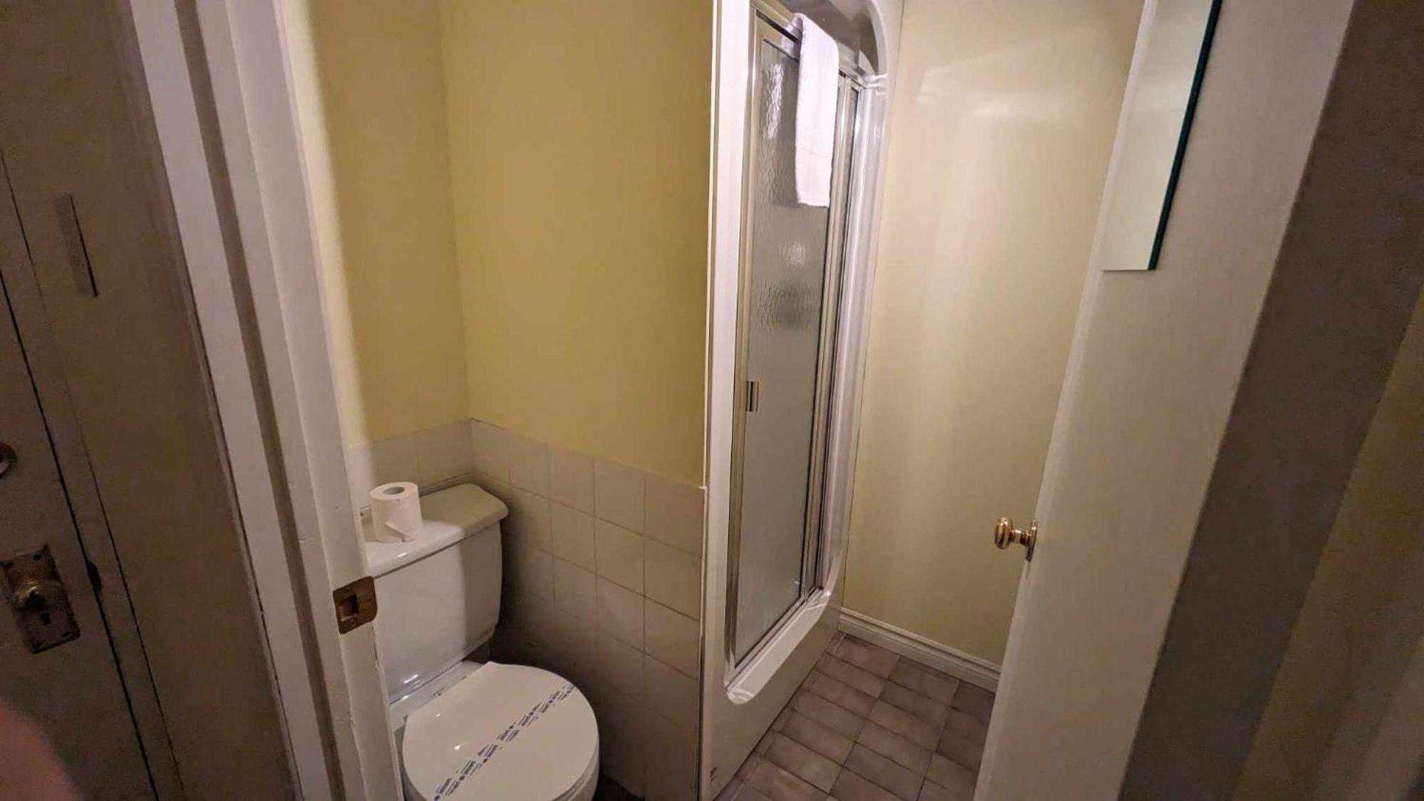 Hotel La Maison Rousseau Montmagny Habitación foto