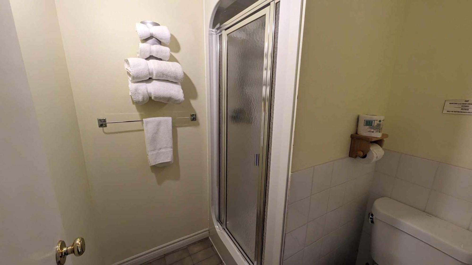Hotel La Maison Rousseau Montmagny Habitación foto