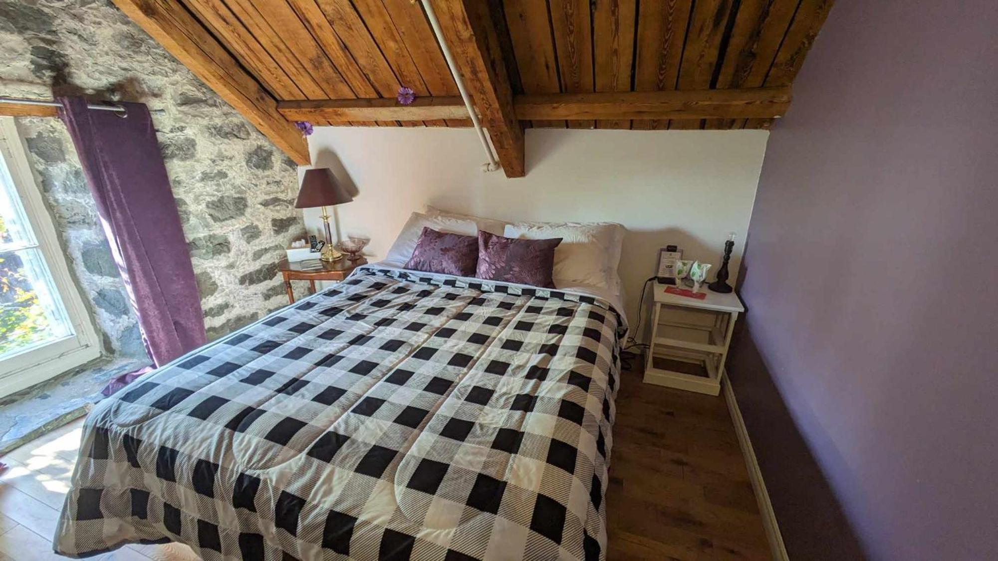 Hotel La Maison Rousseau Montmagny Habitación foto