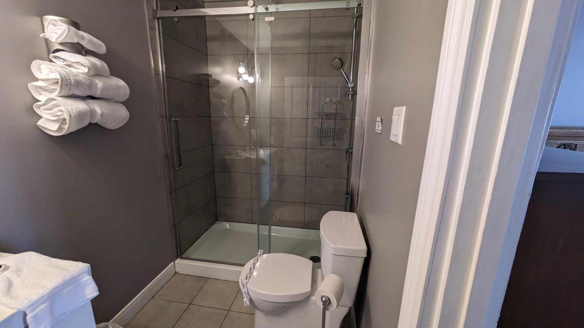 Hotel La Maison Rousseau Montmagny Habitación foto