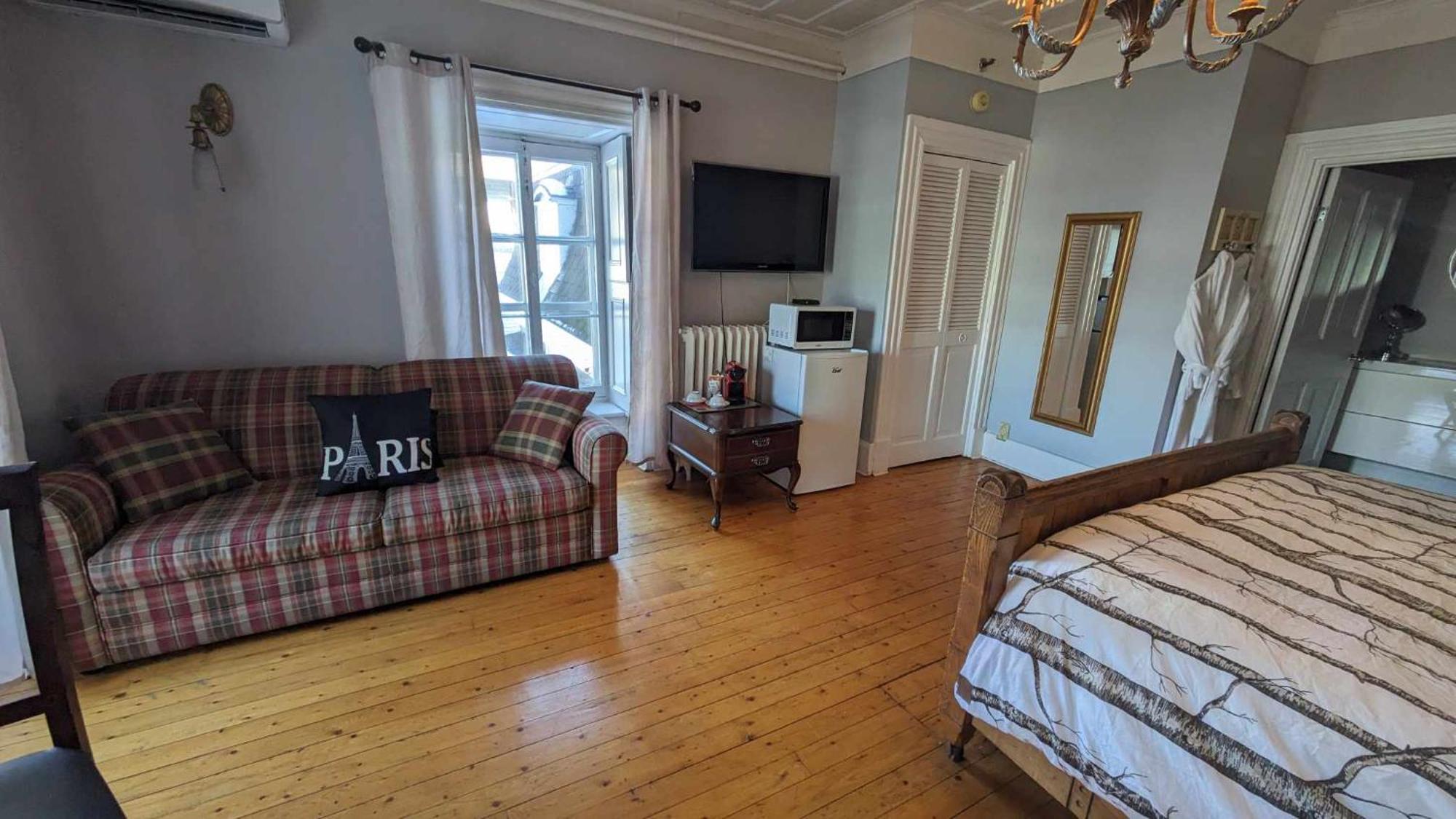Hotel La Maison Rousseau Montmagny Habitación foto