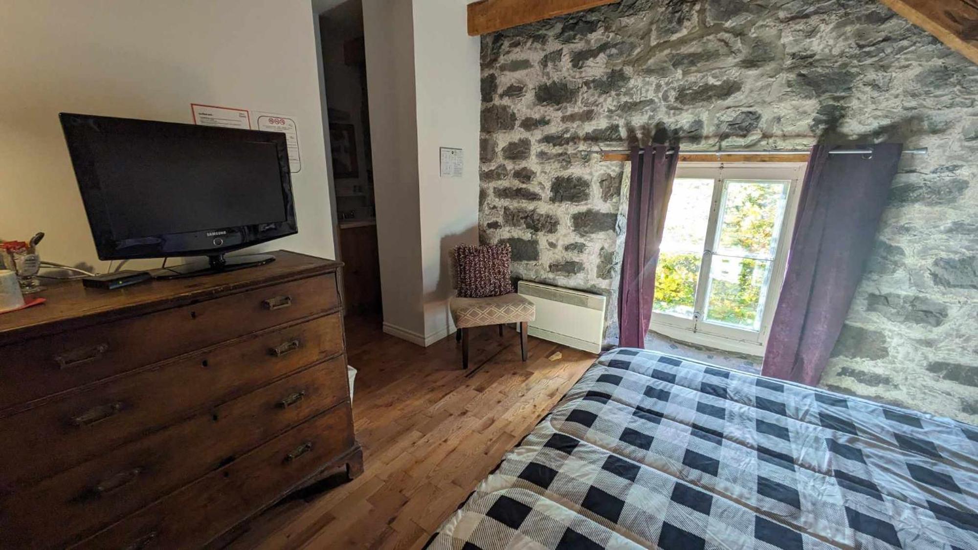 Hotel La Maison Rousseau Montmagny Habitación foto