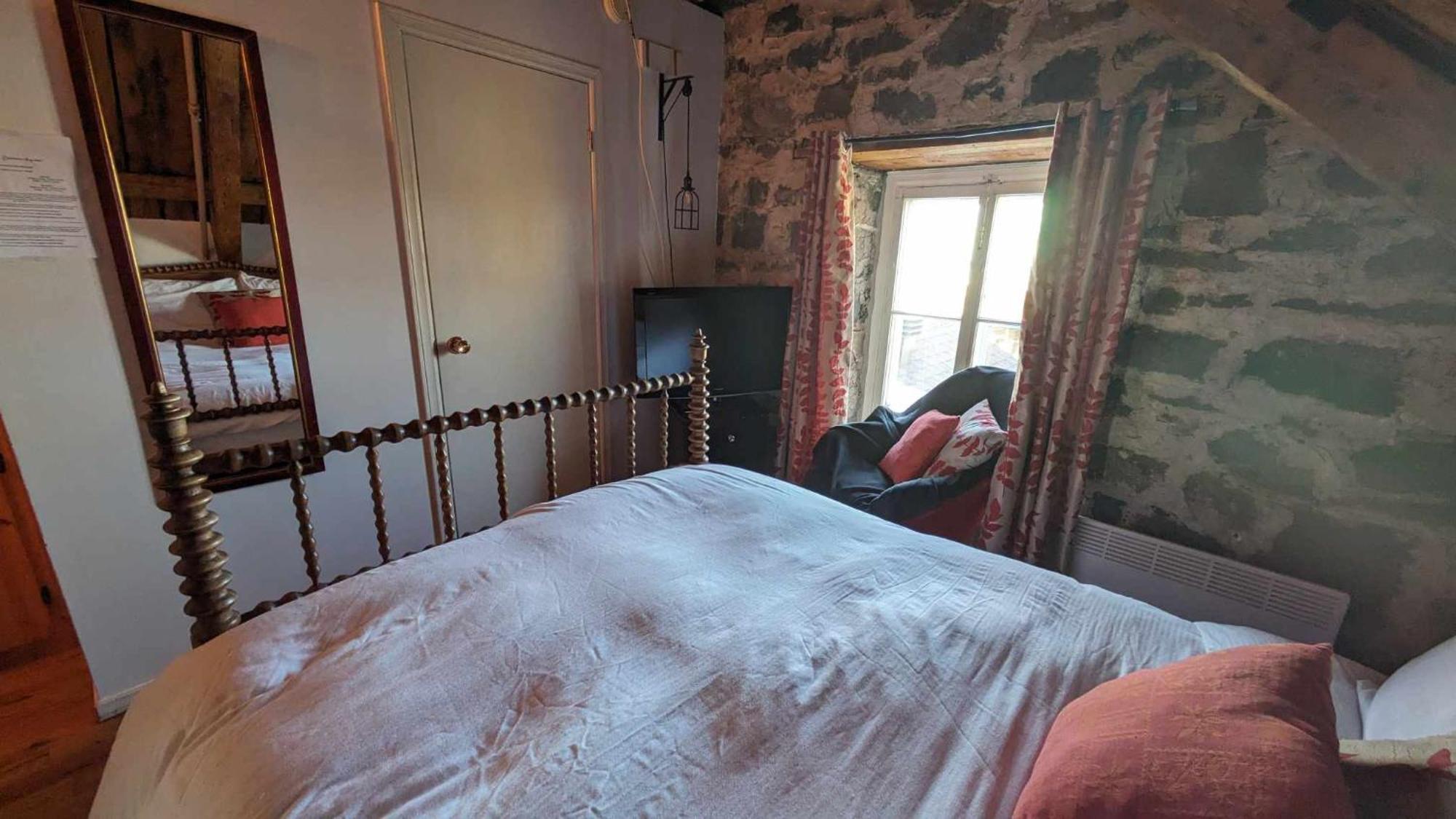 Hotel La Maison Rousseau Montmagny Habitación foto